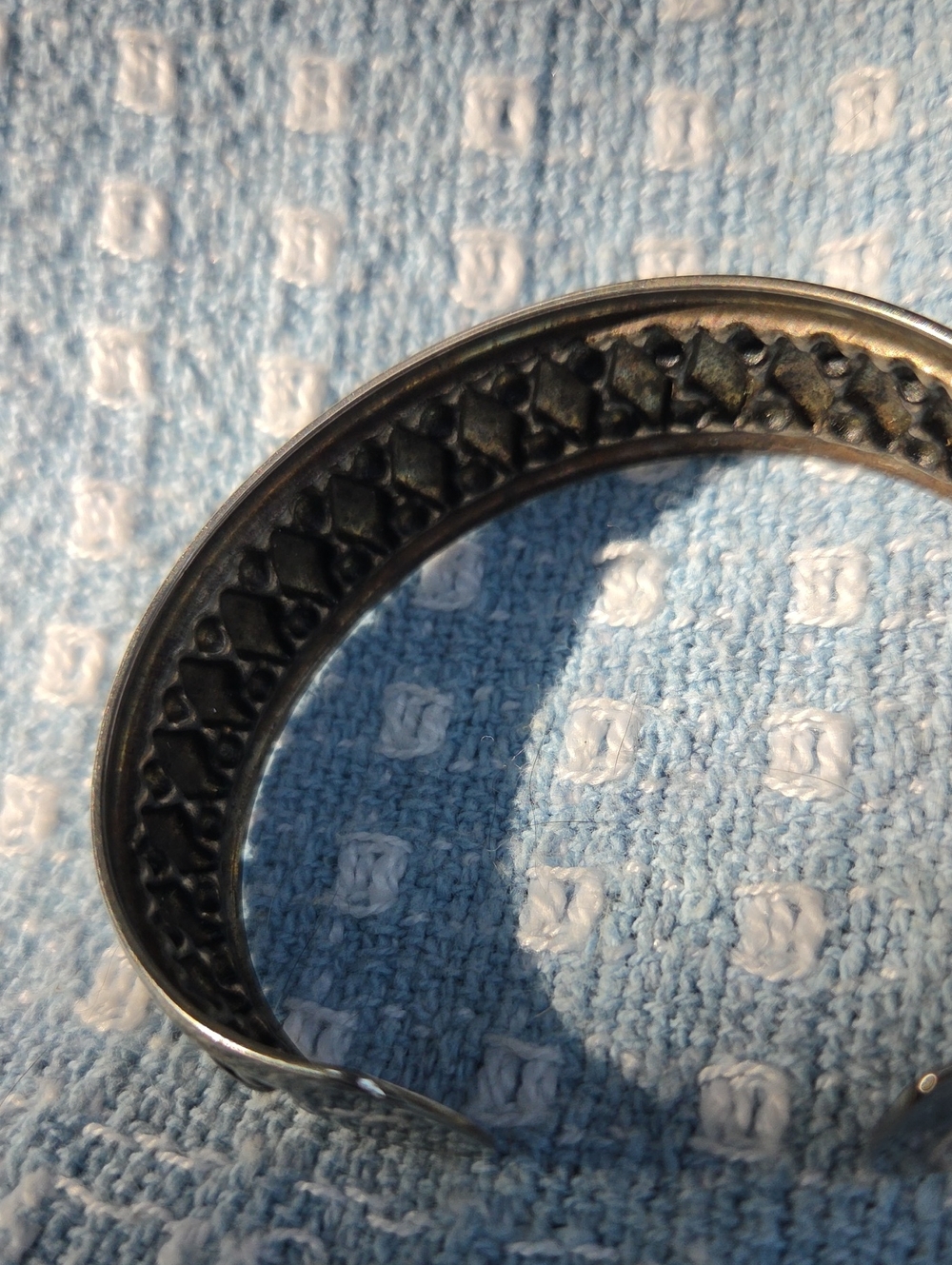 Vintage Sterling Silver Navajo Diamond & Dots Design Open Cuff Bracelet. - Picture 5 of 9
